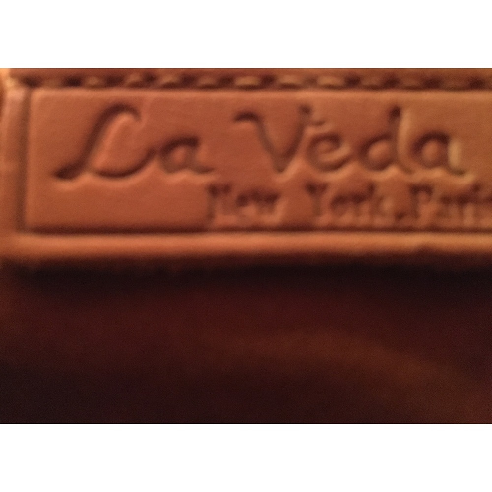 La Vida, New York, Paris leather purse